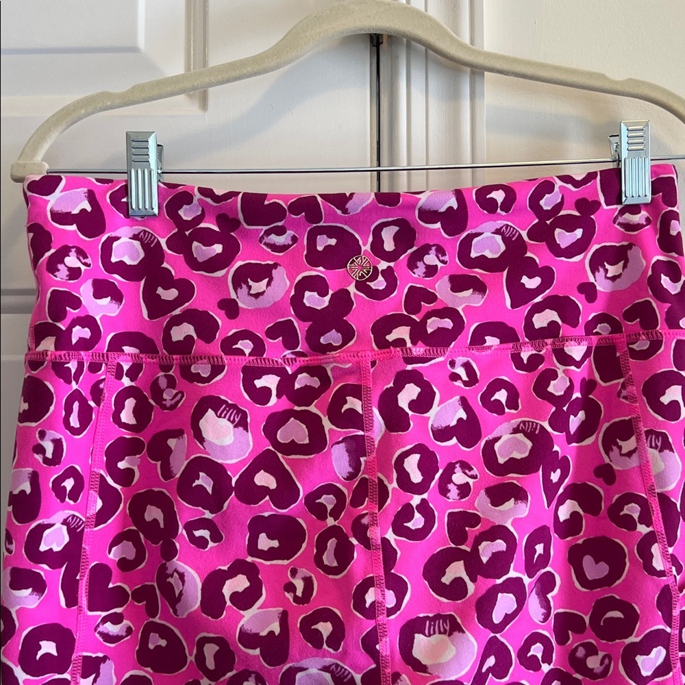 LILLY PULITZER size L Luxletic 24H weekender cropped leg in Don’t be a Cheetah - Picture 4 of 4